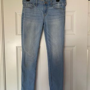 light wash skinny jeans